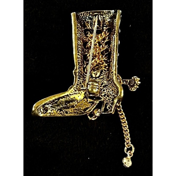 Vintage Gold Tone Cowboy Boot Brooch w/ Spurs Rhinestones & Lace Chain Accents - Picture 3 of 6